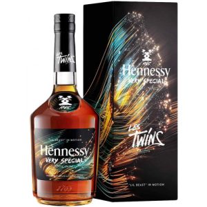 Hennessy VS Limited EditionBottle of New Riff Single Barrel Bourbon, a premium handcrafted Kentucky bourbon with rich caramel and spice flavors, selected by Caskers staff.